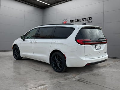 2025 Chrysler Pacifica Limited FWD