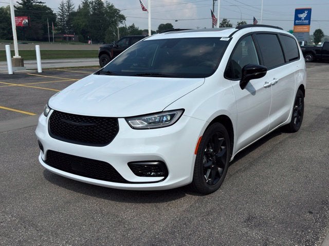 2025 Chrysler Pacifica Limited FWD