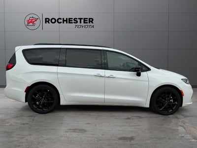 2025 Chrysler Pacifica Limited FWD