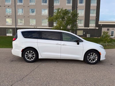 2026 Chrysler Pacifica Limited FWD