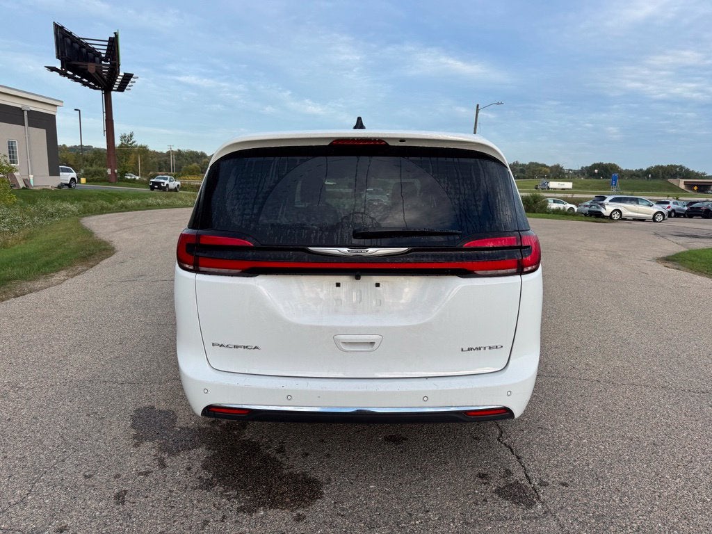 2026 Chrysler Pacifica Limited FWD