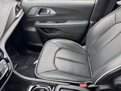 2026 Chrysler Pacifica Limited FWD