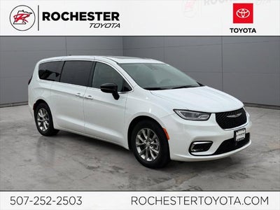 2026 Chrysler Pacifica Limited FWD