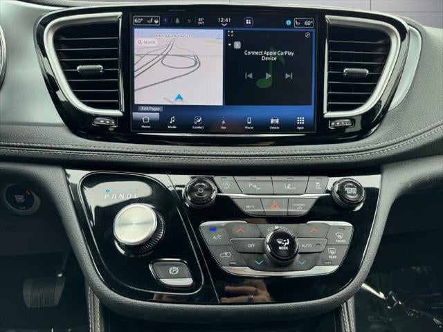 2026 Chrysler Pacifica Limited FWD