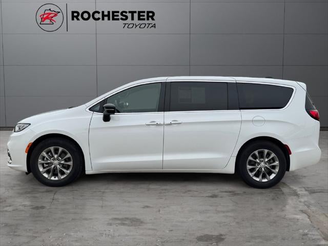 2026 Chrysler Pacifica Limited FWD