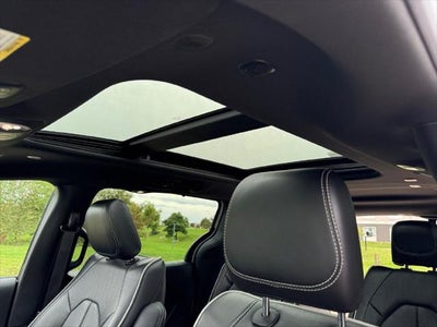 2026 Chrysler Pacifica Limited FWD