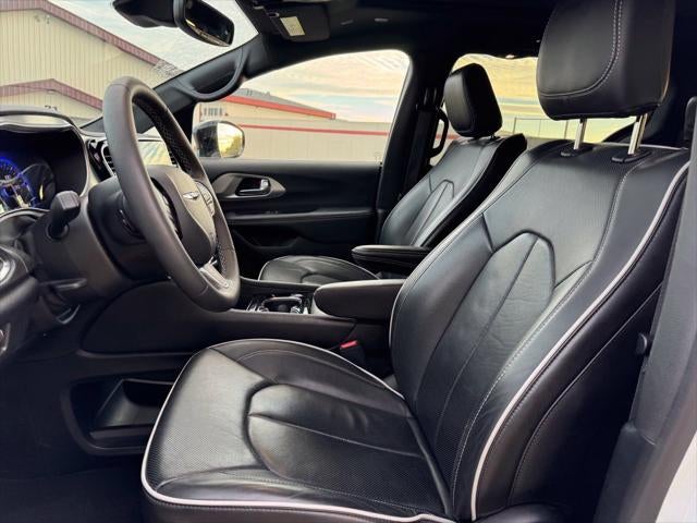 2026 Chrysler Pacifica Limited FWD