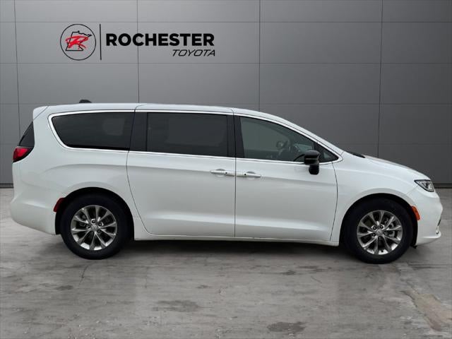 2026 Chrysler Pacifica Limited FWD