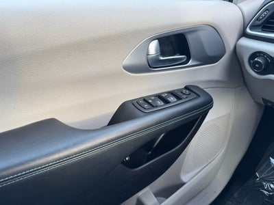 2019 Chrysler Pacifica Hybrid Touring Plus FWD