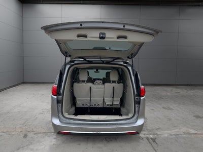 2019 Chrysler Pacifica Hybrid Touring Plus FWD