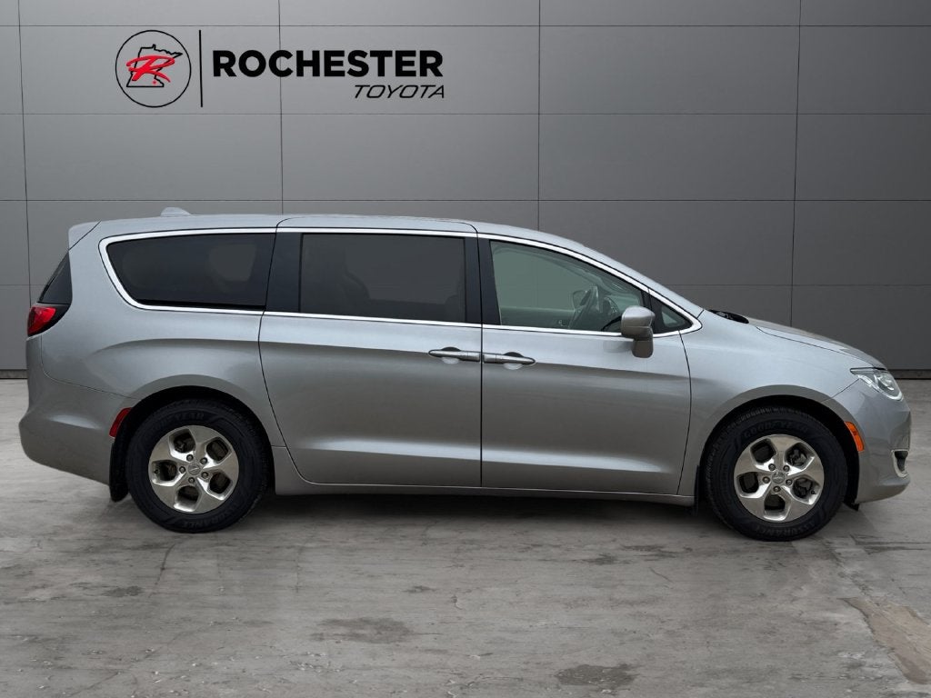 2019 Chrysler Pacifica Hybrid Touring Plus FWD
