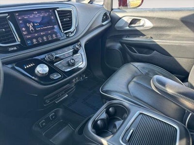 2020 Chrysler Pacifica Hybrid Limited FWD