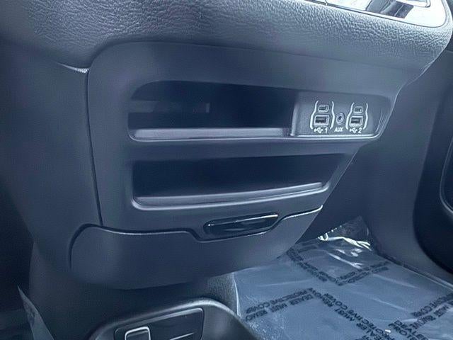 2024 Chrysler Pacifica Hybrid Select FWD