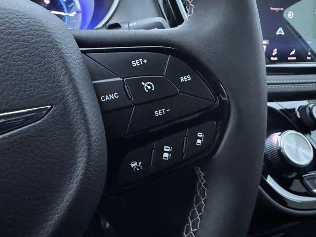 2024 Chrysler Pacifica Hybrid Select FWD