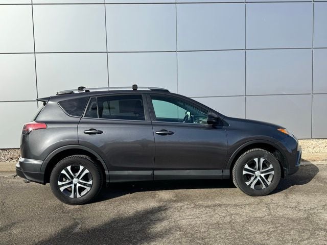 2017 Toyota RAV4 LE AWD