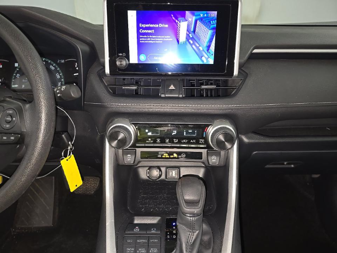 2025 Toyota RAV4 LE AWD
