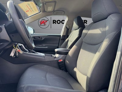 2022 Toyota RAV4 LE AWD