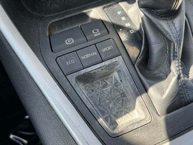 2020 Toyota RAV4 LE FWD