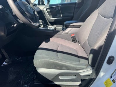 2020 Toyota RAV4 LE FWD