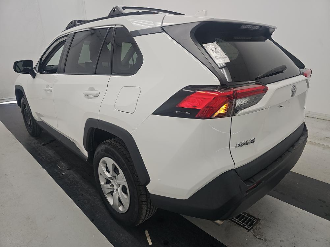 2020 Toyota RAV4 LE FWD