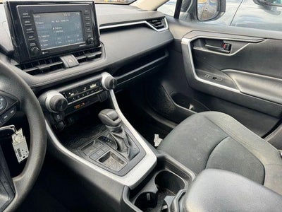 2020 Toyota RAV4 LE FWD