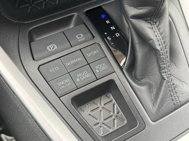 2025 Toyota RAV4 XLE AWD