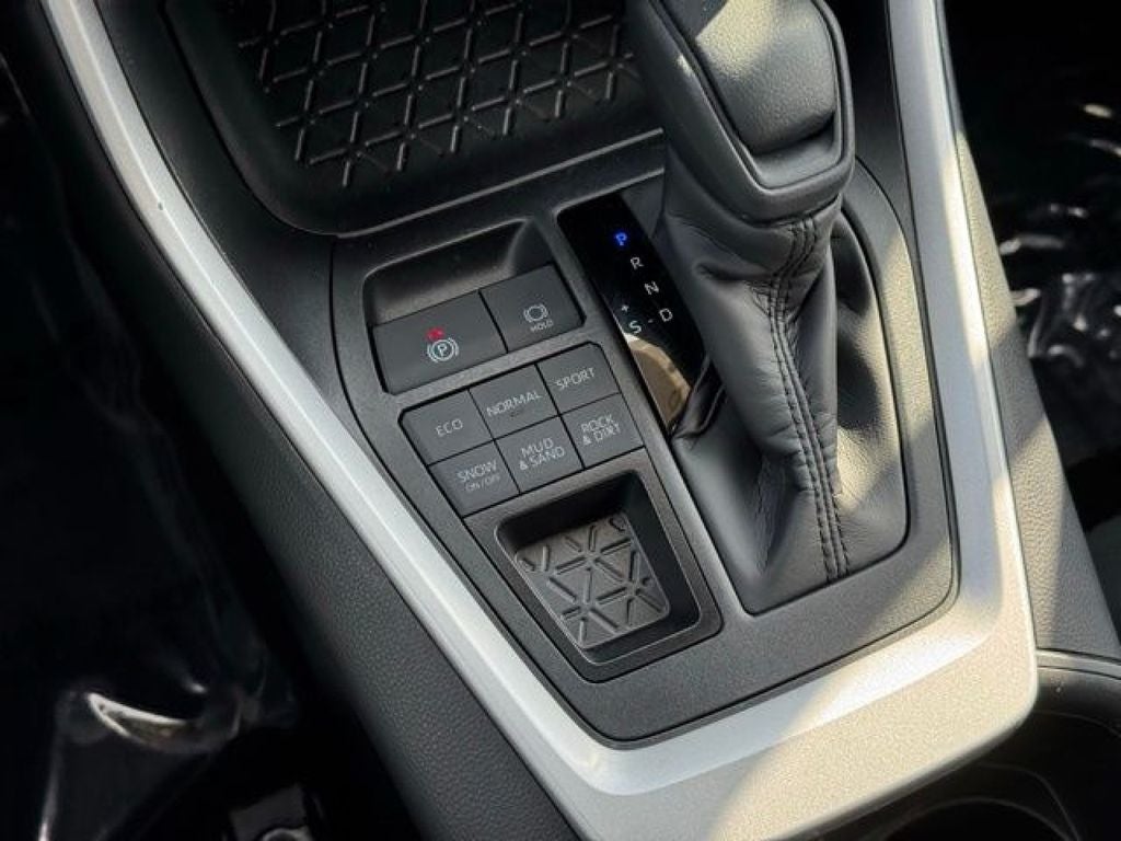 2025 Toyota RAV4 XLE AWD