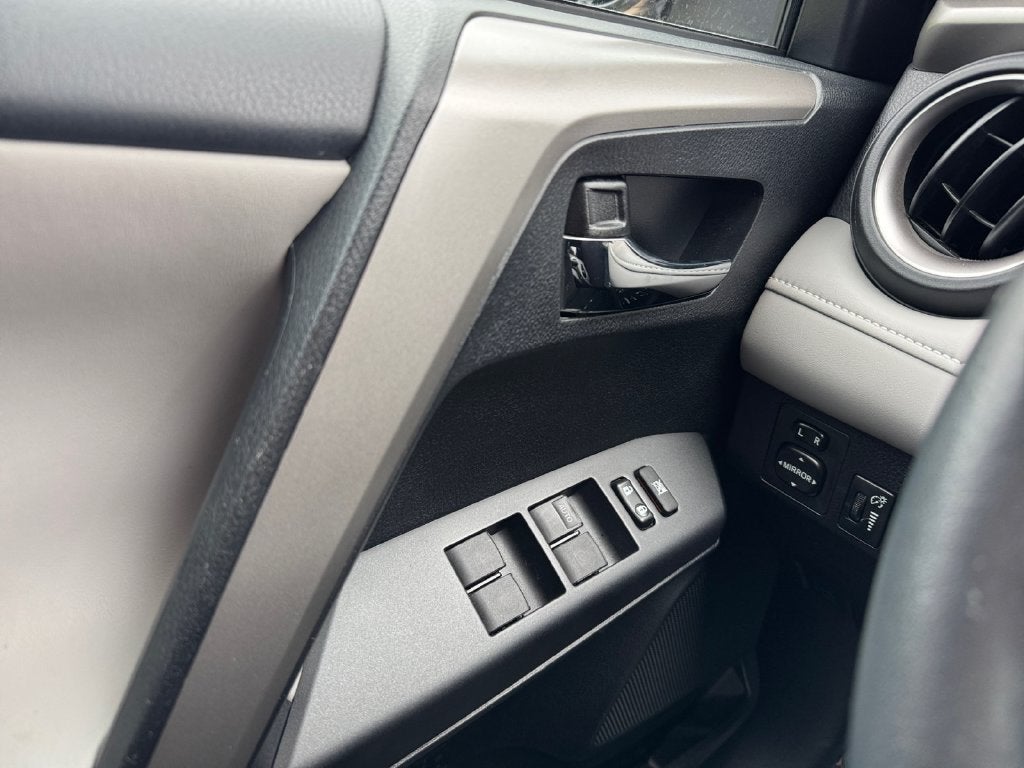 2017 Toyota RAV4 XLE AWD