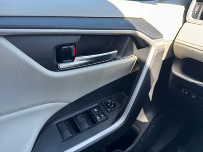 2020 Toyota RAV4 Hybrid XLE AWD