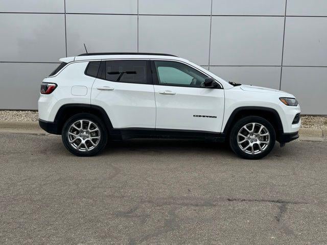 2022 Jeep Compass Latitude Lux 4WD