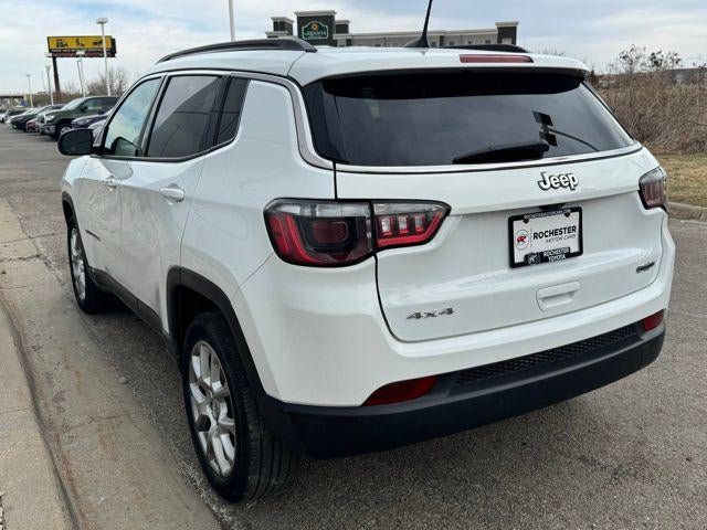 2022 Jeep Compass Latitude Lux 4WD