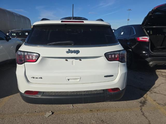 2022 Jeep Compass Latitude Lux 4WD