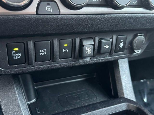 2022 Toyota Tacoma Limited V6