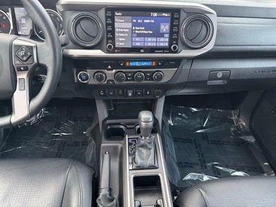 2022 Toyota Tacoma Limited V6