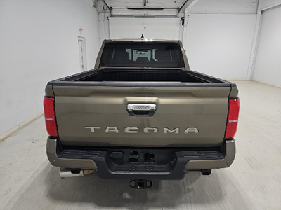 2024 Toyota Tacoma Limited 4WD