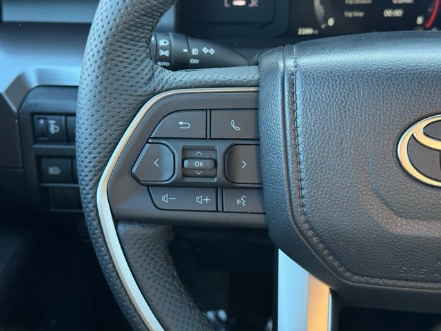 2025 Toyota Tacoma SR5 4WD