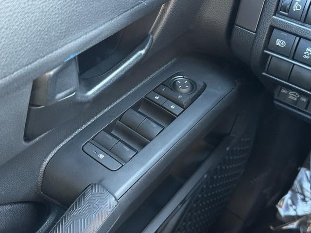 2025 Toyota Tacoma SR5 4WD