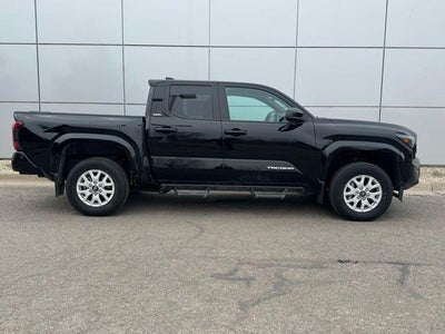 2024 Toyota Tacoma SR5 4WD