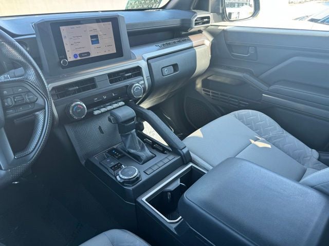 2024 Toyota Tacoma SR5 4WD
