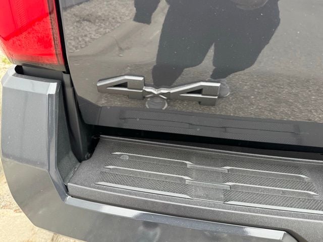 2024 Toyota Tacoma SR5 4WD
