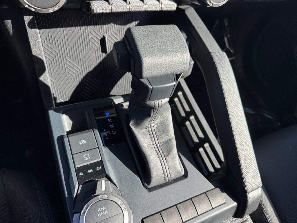 2025 Toyota Tacoma SR5 4WD
