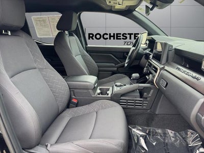 2025 Toyota Tacoma SR5 4WD