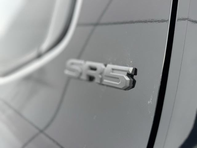 2024 Toyota Tacoma SR5 4WD
