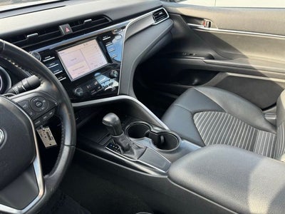 2018 Toyota Camry SE FWD