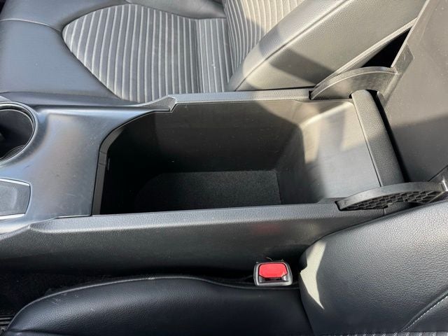 2018 Toyota Camry SE FWD