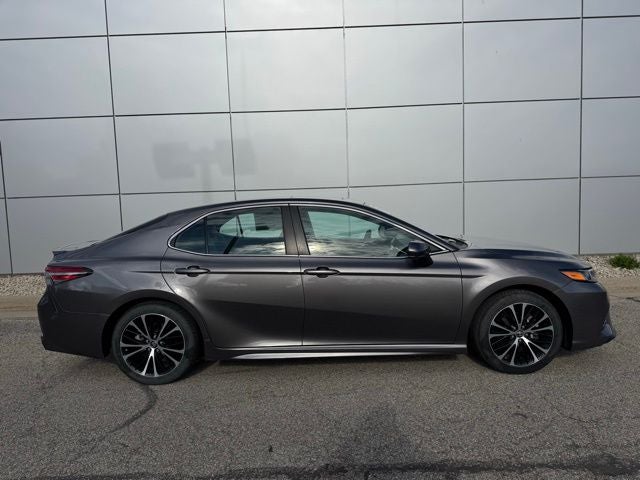 2018 Toyota Camry SE FWD