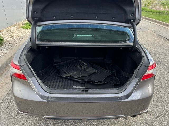 2018 Toyota Camry SE FWD
