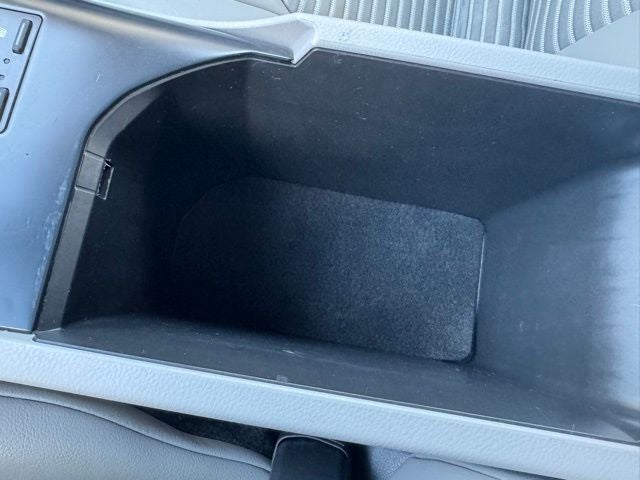 2018 Toyota Camry Hybrid SE FWD