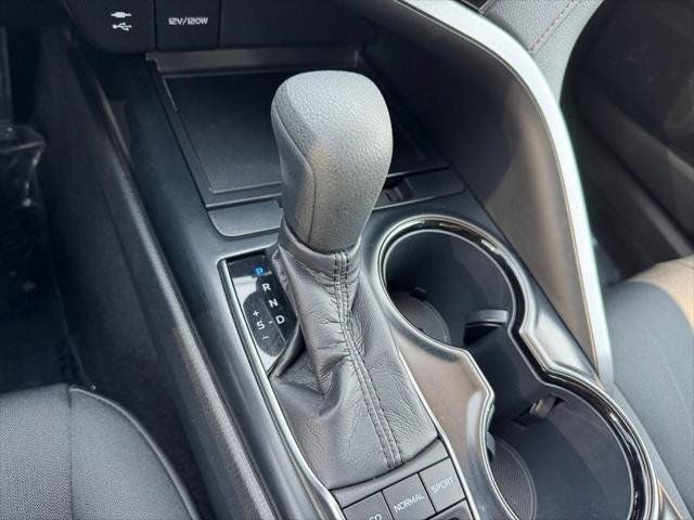 2019 Toyota Camry Hybrid LE FWD