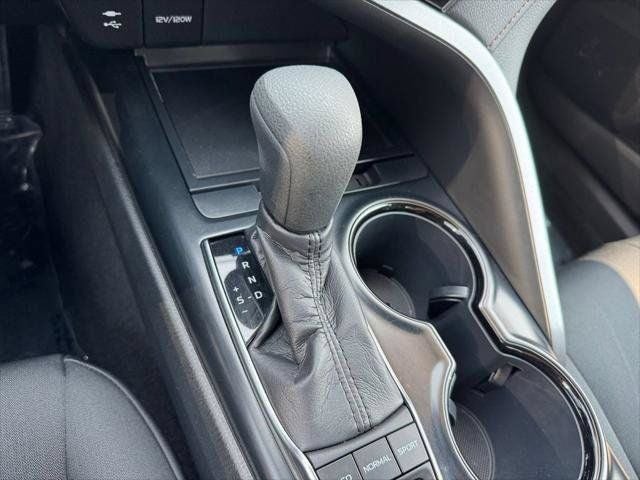 2019 Toyota Camry Hybrid LE FWD